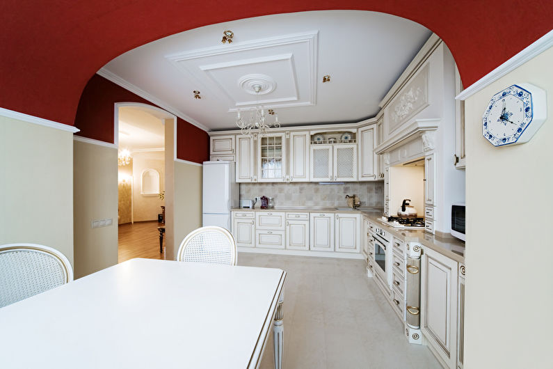 Дизайн кухни в классическом стиле - Холодильник