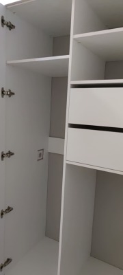 Встроенный распашной шкаф для хозяйственных нужд - вид 8 миниатюра